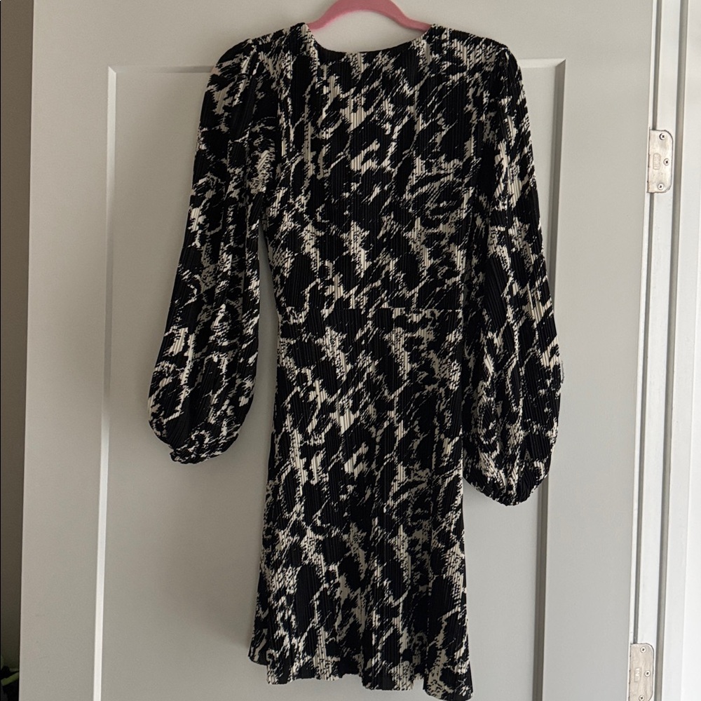 H&M Dress - Picture 3 of 5